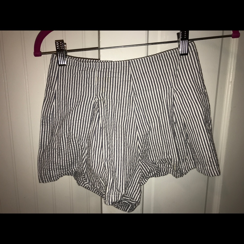 American Apparel pleated seersucker shorts